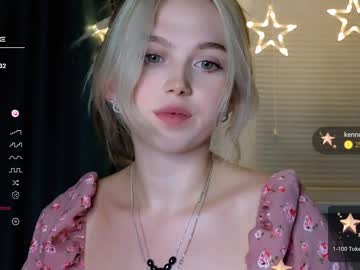 webcam girl small_blondee live cam image #5241663
