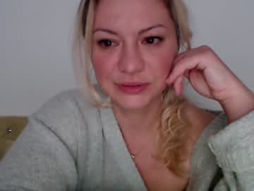 webcam girl kiradivine live cam image #1696165