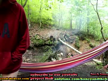 webcam couple honeyand_thebear live cam image #1783974