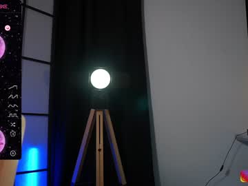 webcam girl lucie_beltran live cam image #5215808