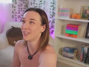 webcam girl foxfilms live cam image #7114806