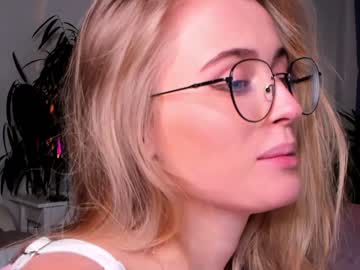 webcam girl linellali live cam image #2743202