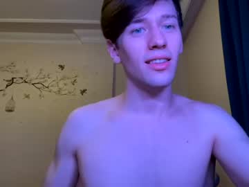 webcam man boy_with_a_joy live cam image #1717845