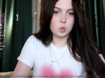 webcam girl small_blondee live cam image #6901745