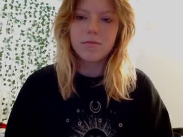 webcam girl crimsonxrapture live cam image #963334