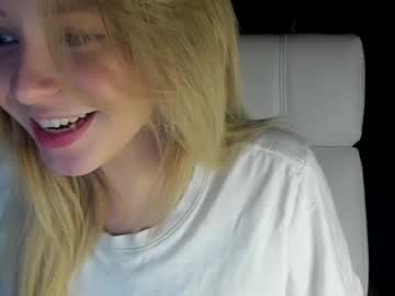 webcam girl sun_shine_baby live cam image #776456