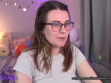 webcam girl blue_bubbles118 live cam image #2581901