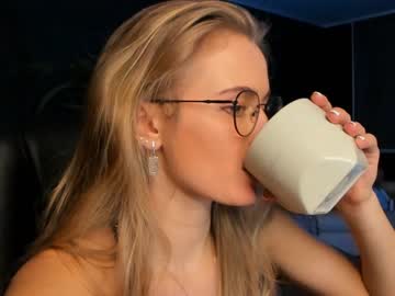webcam girl linellali live cam image #2949556