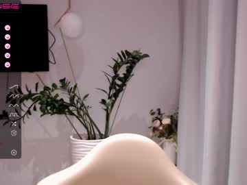 webcam girl small_blondee live cam image #2521838