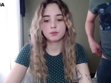 webcam couple bananass_friends live cam image #6475372