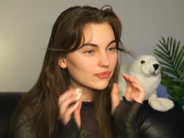 webcam girl hoolybunny live cam image #1006877
