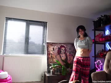 webcam girl angelika_rouge live cam image #2841057