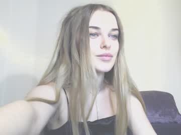 webcam girl petit_kaka live cam image #647999