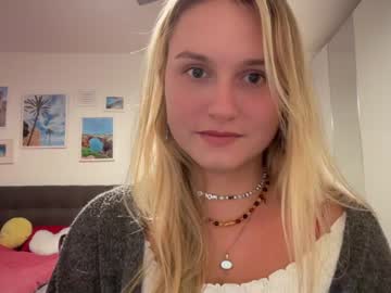 webcam girl sarahsapling live cam image #5551340
