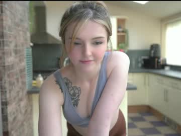 webcam girl lucydelovely live cam image #3652612