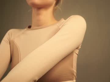 webcam girl cuteelsa_ live cam image #4895690
