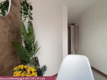 webcam girl bloomyogi live cam image #3340272