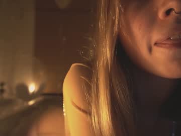 webcam girl bibi_it_is live cam image #3088977