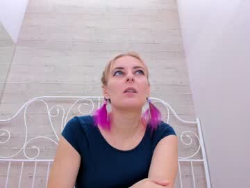 webcam girl incrediblyomelia live cam image #535719