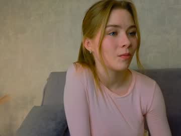 webcam girl madewithloveincz live cam image #7077986