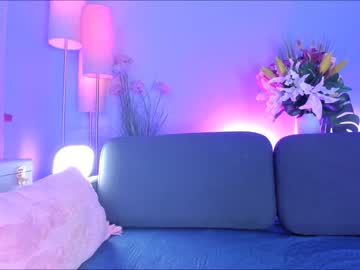 webcam girl littlee33 live cam image #4426988