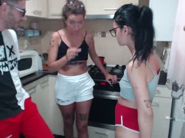 webcam couple maya_and_guests live cam image #4673819