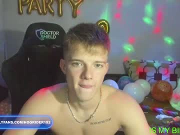 webcam man hogrider192 live cam image #5660181