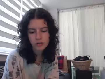 webcam girl frenchava live cam image #4289838