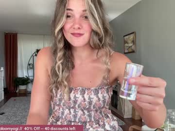 webcam girl bloomyogi live cam image #2222183