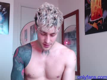 webcam man sonic12_12 live cam image #695485