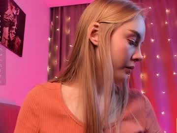 webcam girl lissa_meooow live cam image #6349799