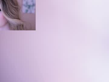 webcam girl runesy live cam image #2590139