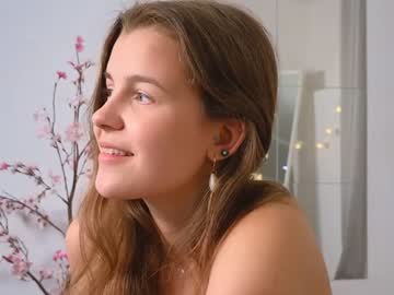 webcam girl eli_sun live cam image #3752794