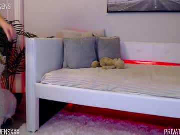 webcam girl oliviaowens live cam image #1447450