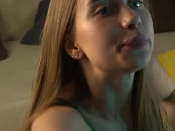 webcam girl 2girls_1dream live cam image #4497360