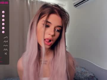 webcam girl elfas_cute live cam image #4894654
