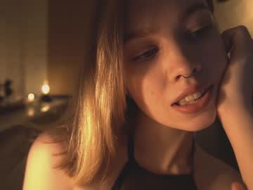 webcam girl bibi_it_is live cam image #2071562