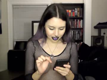 webcam girl runacrow live cam image #5167006