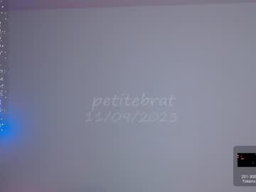 webcam girl petitebrat live cam image #5701137