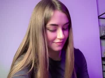 webcam girl strawberryjamx live cam image #3648735