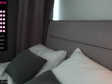 webcam girl mia_elfie live cam image #2166223