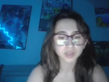 webcam girl petitebrokecollegechick live cam image #5008680