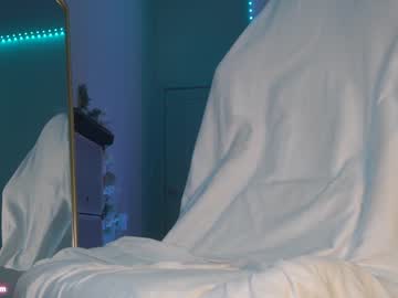 webcam girl maggielovieee live cam image #3600612