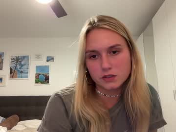 webcam girl sarahsapling live cam image #5393115
