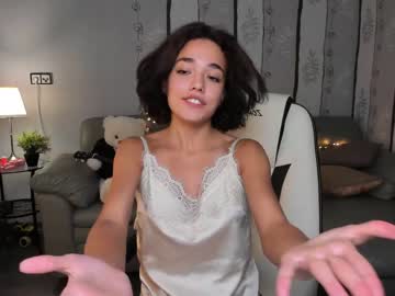 webcam girl ella_flare live cam image #2703427