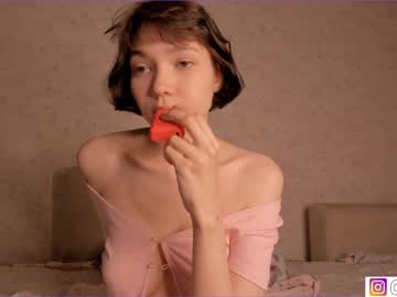 webcam girl bzzzme live cam image #4910389