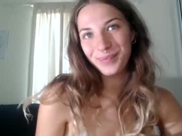webcam girl lil_miss_naughty live cam image #3341749