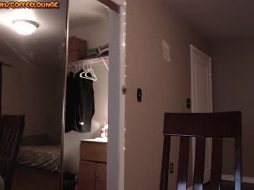 webcam man coffeelounge live cam image #6676249