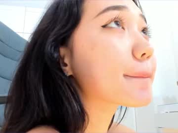 webcam girl lee_yoona live cam image #335390