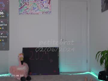 webcam girl petitebrat live cam image #6340566